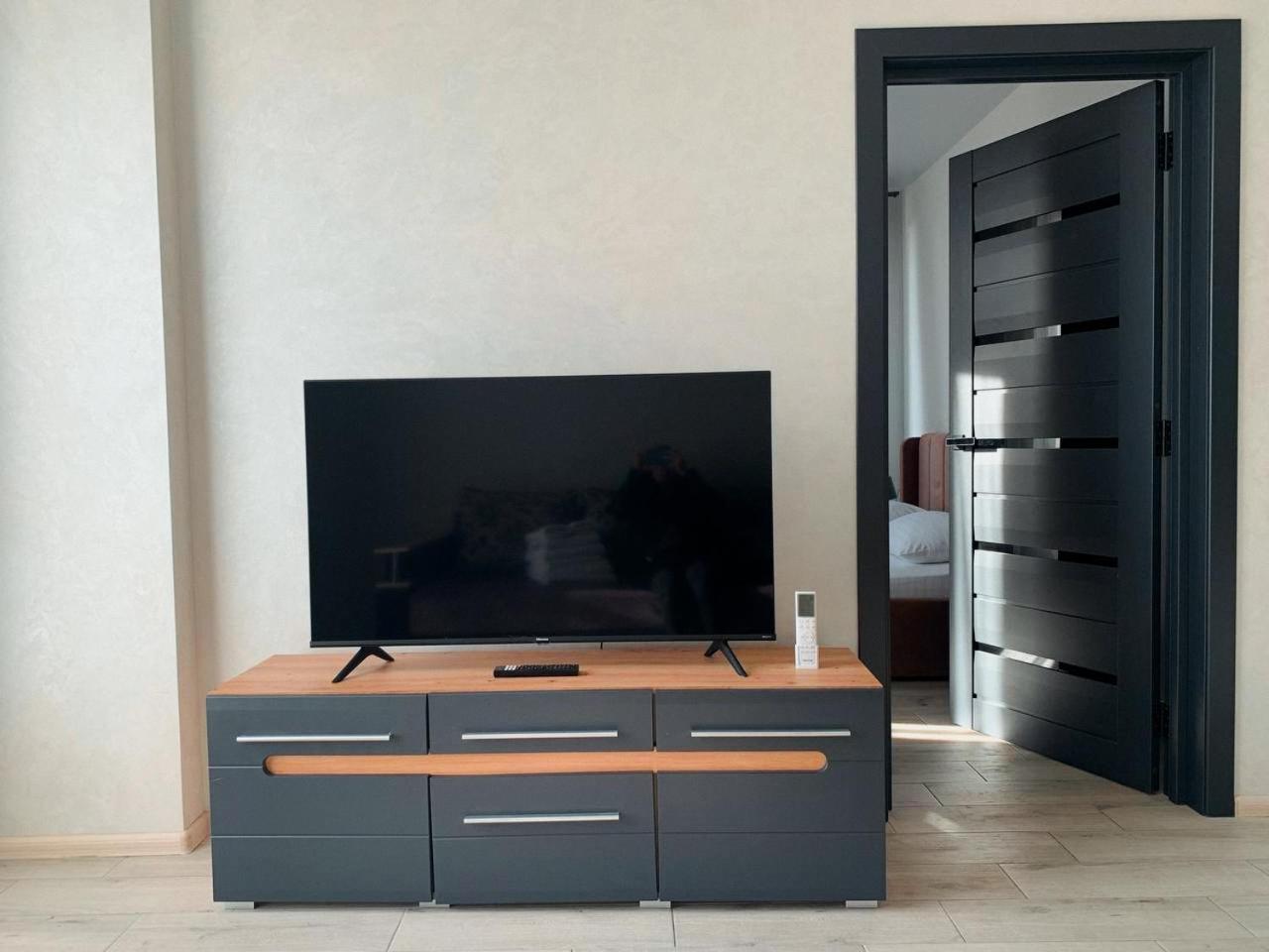 Apartmets Domovik мира 11с кв 7 вместительная трёхкомнатная