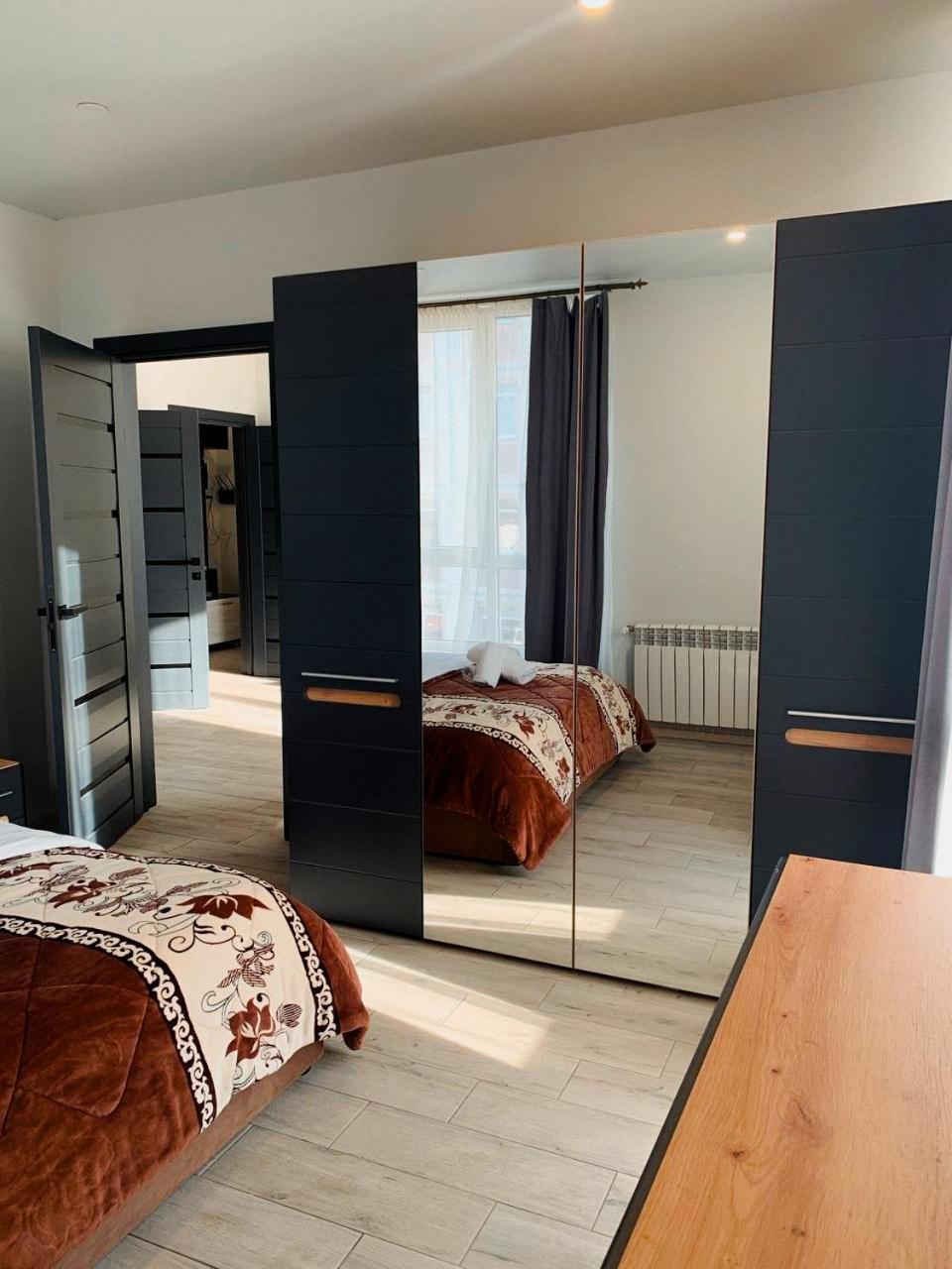 Apartmets Domovik мира 11с кв 7 вместительная трёхкомнатная Апартаменты *